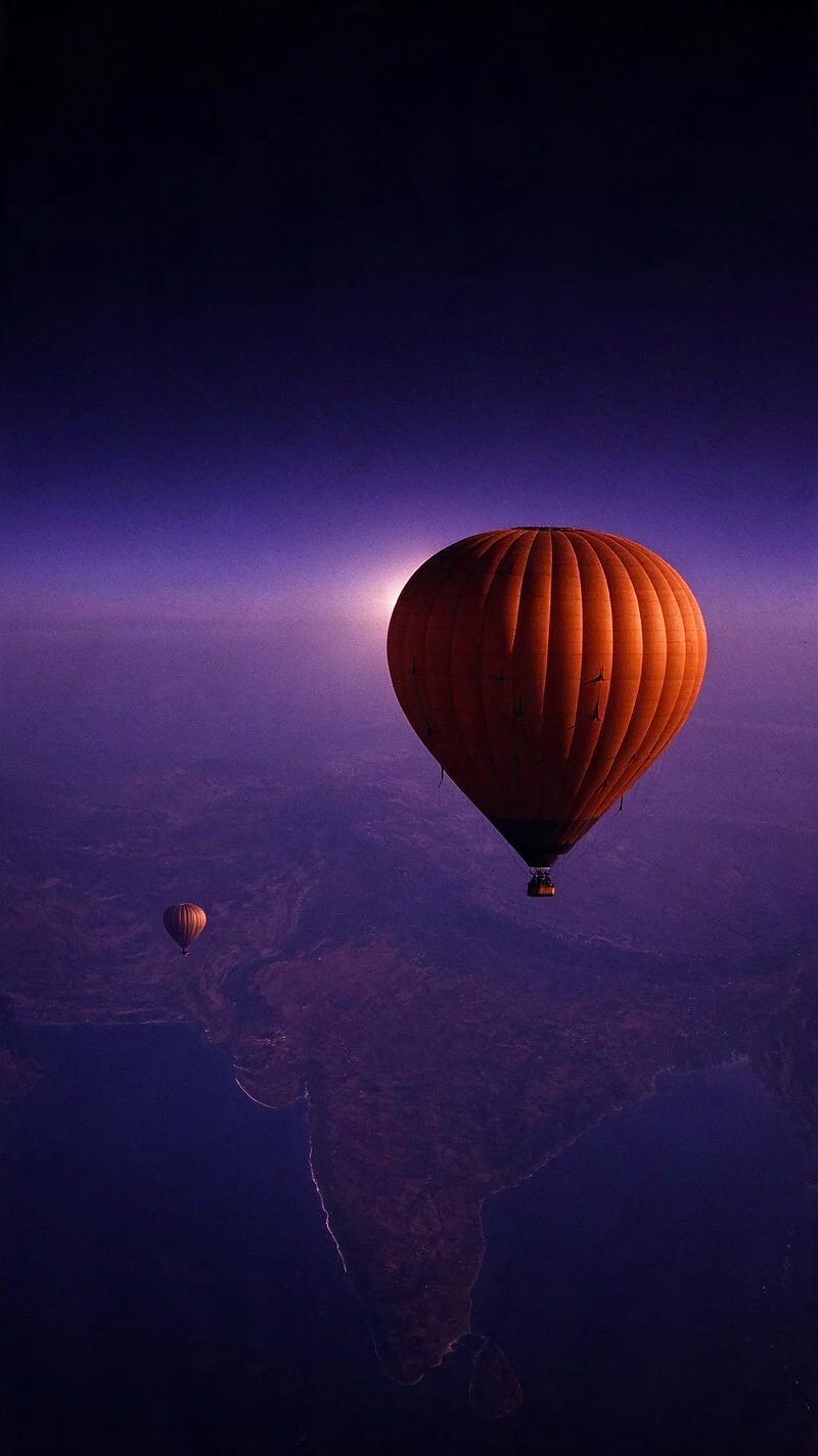 Illustration for the world record: Highest flight by a hot-air balloon
