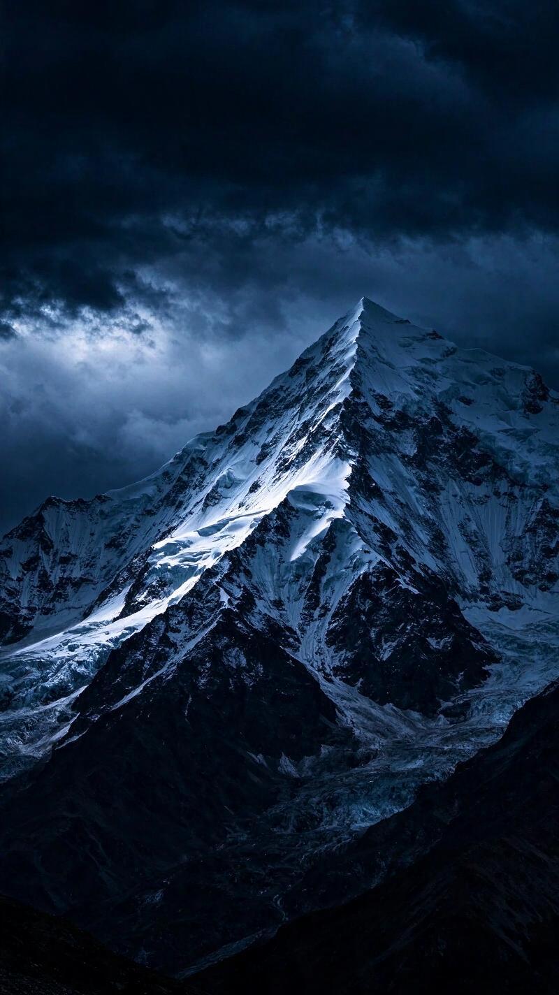 Illustration for the world record: Highest mountain in Europe