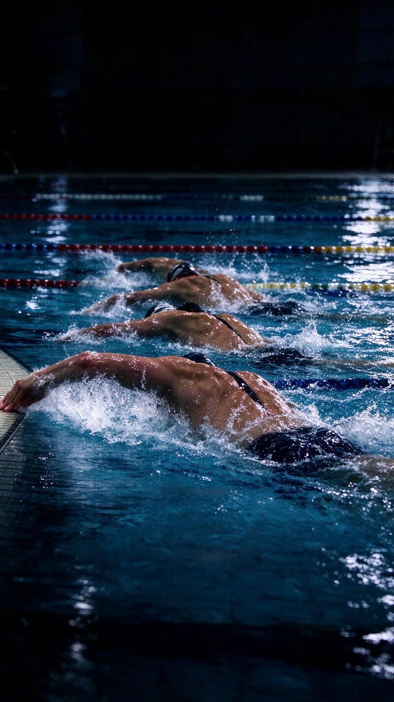 Illustration for the world record: Mixed 4x100 m freestyle relay world record, 160+ age group