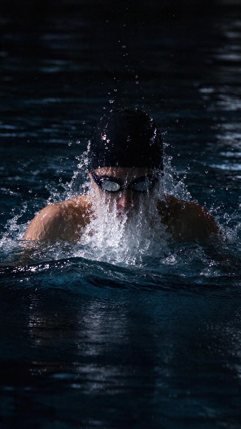 Illustration for the world record: Women's 100 m breaststroke